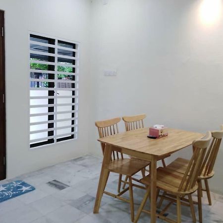 Aistay Ipoh Luaran gambar