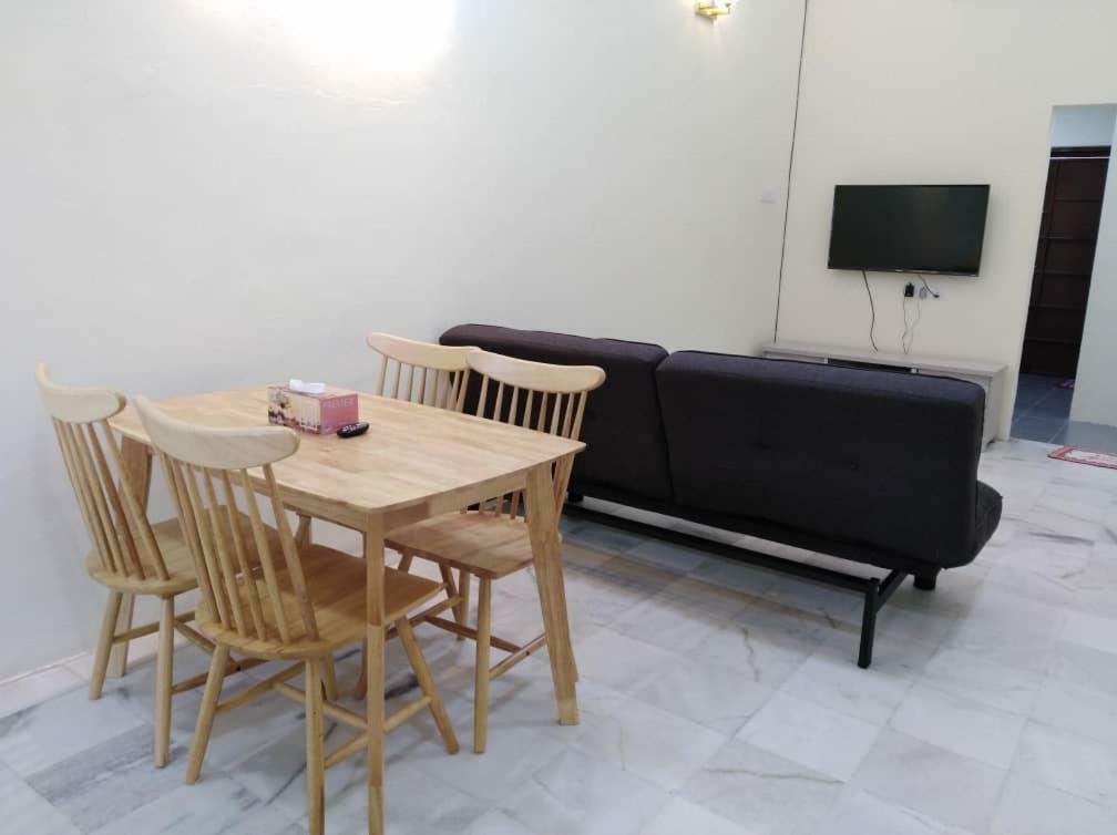 Aistay Ipoh Luaran gambar