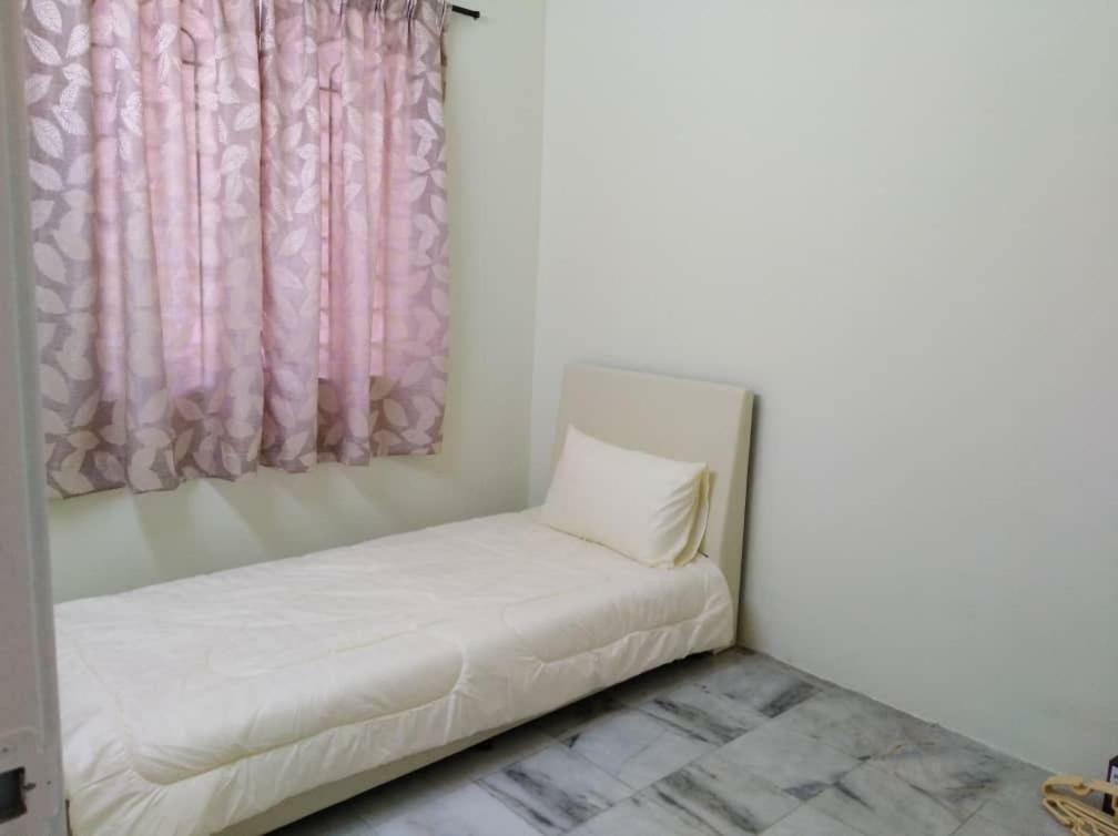 Aistay Ipoh Luaran gambar