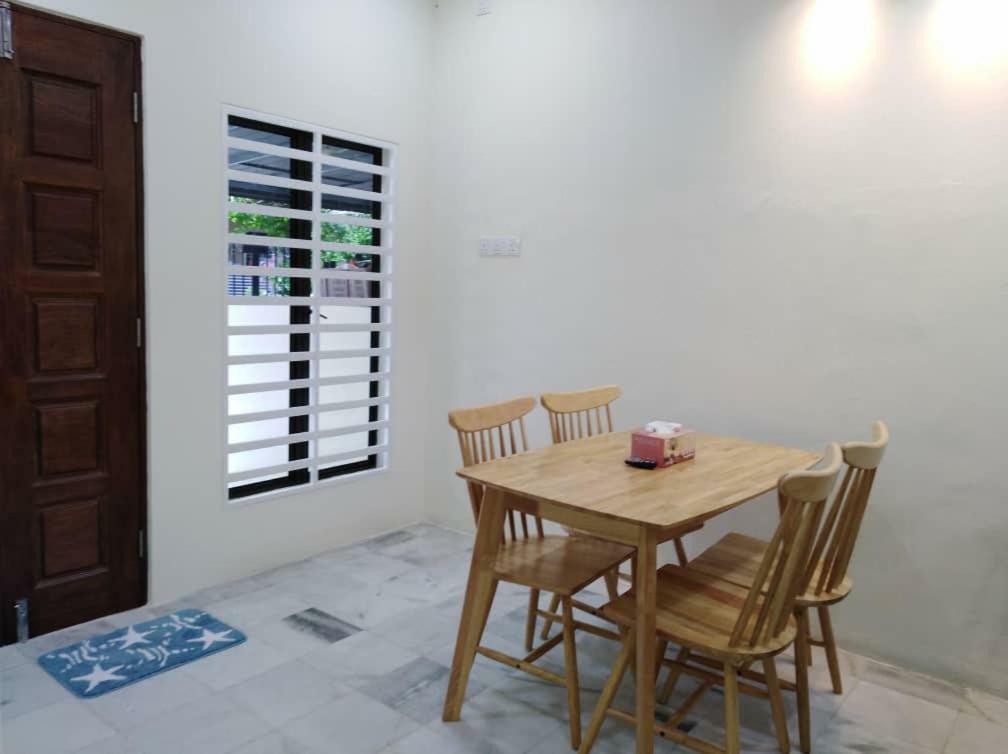 Aistay Ipoh Luaran gambar